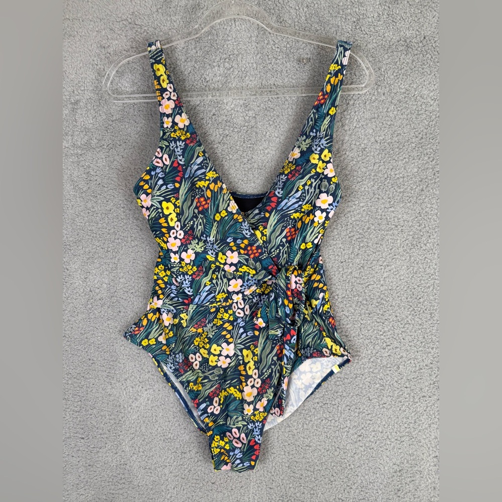 Floral One-Piece Swimsuit summer salt wrap style size 10